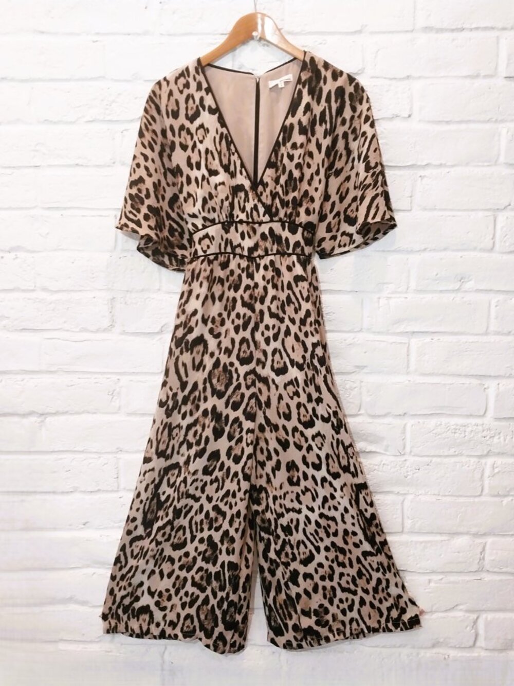 June & Hudson Animal Print Jumpsuit Small 4 Kimono Sleeve Belted Wide Leg Crop.